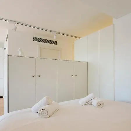 Juli Garreta's דירה ז'ירונה