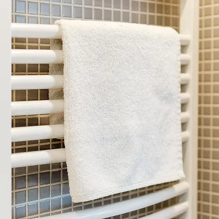 Juli Garreta's דירה ז'ירונה